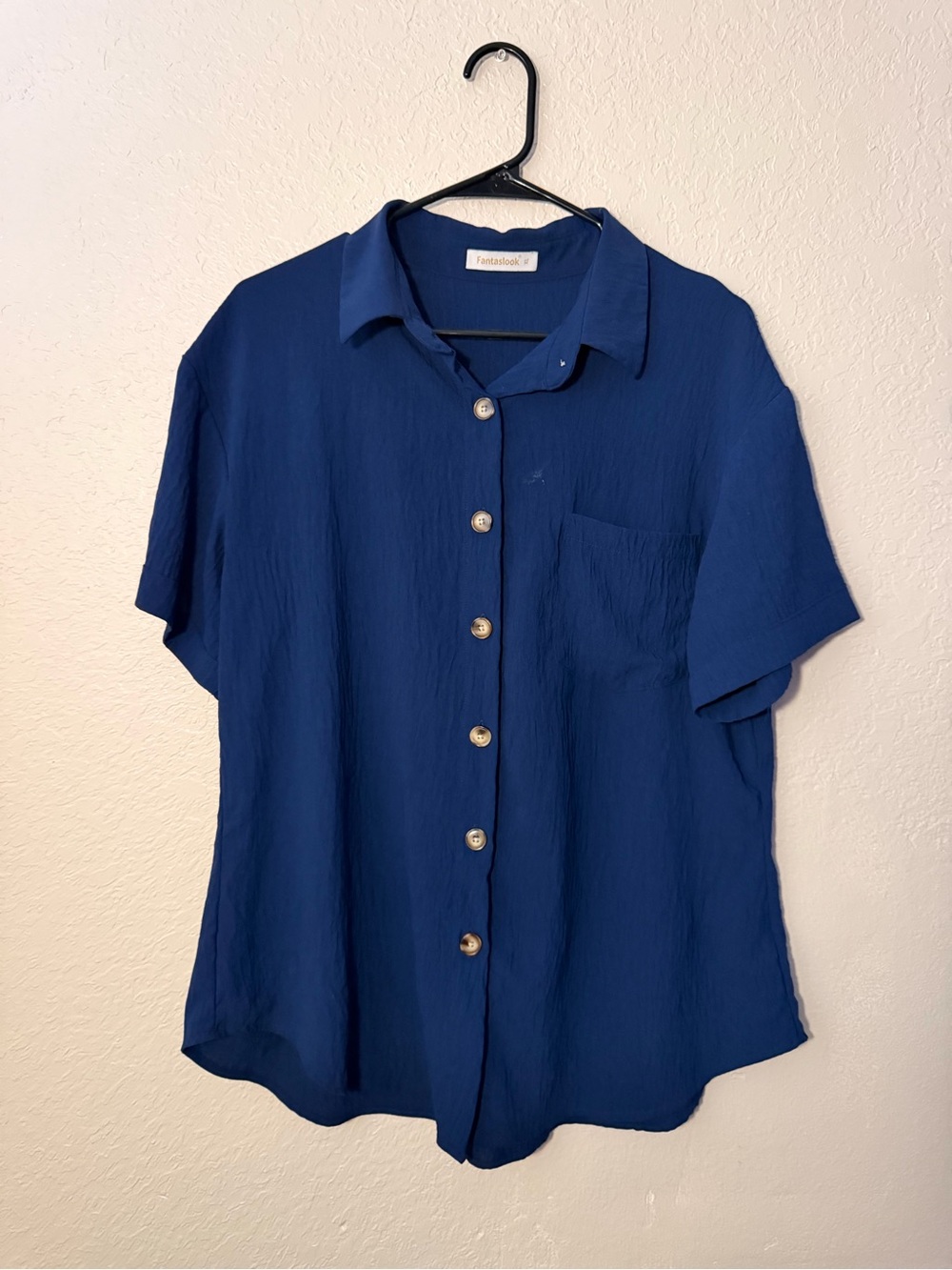 Relaxed Short-Sleeve Button-Down Shirt in Navy Blue